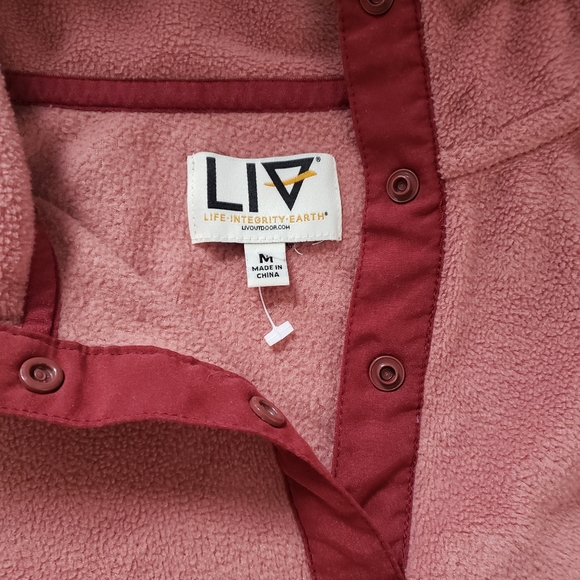 LIV Outdoor Women's pullover Size M. - Picture 2 of 5